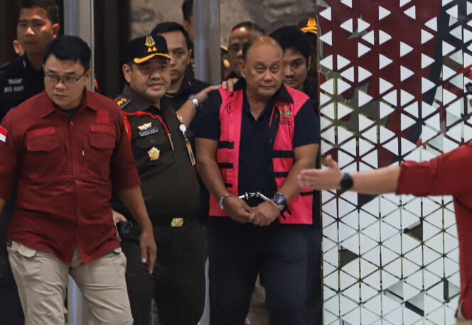 
					Dadan Hindayana baru saja dicopot dari jabatan Kepala BGN oleh Presiden Prabowo. Sehari kemudian, ia ditetapkan sebagai tersangka dan ditahan Kejagung bersama dua mantan wakil kepala BGN.(Istimewa)