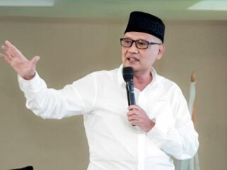 Pengangkatan dua putra Menteri Haji sebagai tenaga ahli memicu sorotan publik. Transparansi, kompetensi, dan proses seleksi menjadi perhatian dalam penerapan meritokrasi di pemerintahan.(Istimewa)