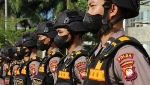 Pemerintah dan DPR sepakat mempertahankan syarat pendidikan minimal SMA bagi calon anggota Polri dalam pembahasan RUU Polri. Usulan minimal S1 belum diakomodasi.(istimewa)