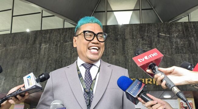 Uya Kuya melaporkan dugaan penyebaran hoaks yang menyebut dirinya memiliki 750 dapur MBG. Laporan resmi telah diterima Polda Metro Jaya dan kini dalam proses penyelidikan.(istimewa)