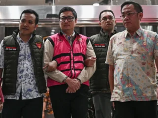 Kejagung menetapkan Komisaris PT YAT sebagai tersangka dugaan markup pengadaan 21.801 motor listrik Program MBG senilai Rp 1,1 triliun.(istimewa)