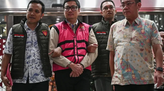 Kejagung menetapkan Komisaris PT YAT sebagai tersangka dugaan markup pengadaan 21.801 motor listrik Program MBG senilai Rp 1,1 triliun.(istimewa)