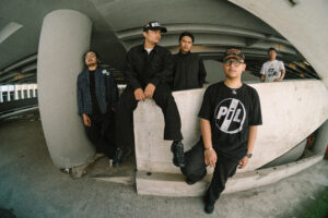 Swarm Lepas “Amayadori”, Lagu Tentang Berdamai dengan Hidup Setelah Dihantam Badai Kesalahan