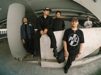 Swarm merilis single terbaru “Amayadori”, lagu post-hardcore emosional yang bercerita tentang proses berdamai dengan hidup, menerima masa lalu, dan memilih berteduh di tengah badai kehidupan.(istimewa)