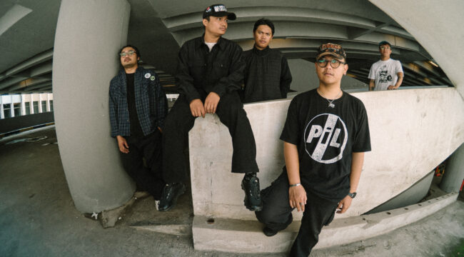 Swarm merilis single terbaru “Amayadori”, lagu post-hardcore emosional yang bercerita tentang proses berdamai dengan hidup, menerima masa lalu, dan memilih berteduh di tengah badai kehidupan.(istimewa)