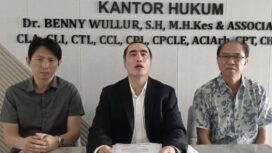 Polemik sengketa tanah Menteng Raya 37 menyeret nama Hotman Paris dan Benny Wullur. Akademisi hukum mempertanyakan dugaan pencabutan putusan inkracht yang dinilai mengusik kepastian hukum.(istimewa)