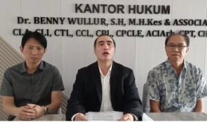Polemik sengketa tanah Menteng Raya 37 menyeret nama Hotman Paris dan Benny Wullur. Akademisi hukum mempertanyakan dugaan pencabutan putusan inkracht yang dinilai mengusik kepastian hukum.(istimewa)