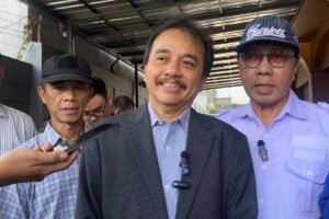 Tim kuasa hukum Roy Suryo memprotes proses penangkapan oleh Polda Metro Jaya. Mereka menilai kliennya kooperatif dan seharusnya cukup dipanggil tanpa upaya paksa.
