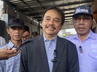 Tim kuasa hukum Roy Suryo memprotes proses penangkapan oleh Polda Metro Jaya. Mereka menilai kliennya kooperatif dan seharusnya cukup dipanggil tanpa upaya paksa.