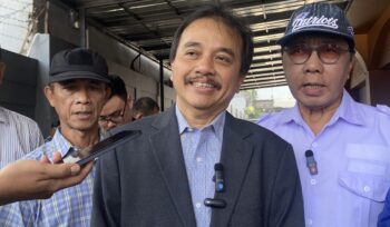 Tim kuasa hukum Roy Suryo memprotes proses penangkapan oleh Polda Metro Jaya. Mereka menilai kliennya kooperatif dan seharusnya cukup dipanggil tanpa upaya paksa.