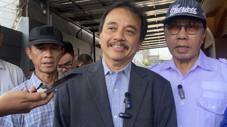 Tim kuasa hukum Roy Suryo memprotes proses penangkapan oleh Polda Metro Jaya. Mereka menilai kliennya kooperatif dan seharusnya cukup dipanggil tanpa upaya paksa.