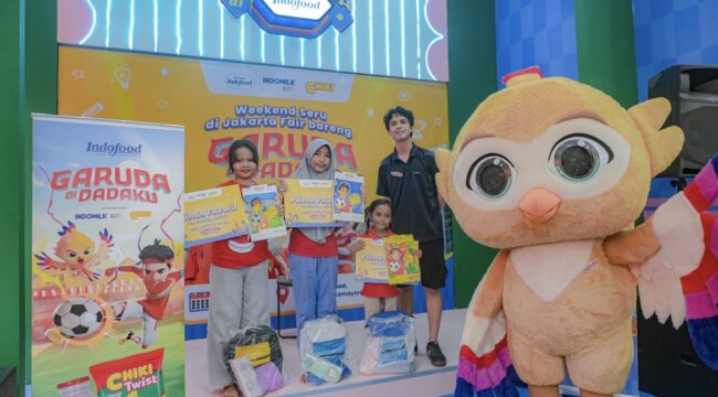 Indofood melalui Indomilk Kids dan Chiki berkolaborasi dengan film animasi Garuda di Dadaku. Meet & greet bersama Keanu Azka dan Quinn Salman di Jakarta Fair 2026 menjadi ajang inspirasi bagi anak-anak untuk berani bermimpi.(istimewa)