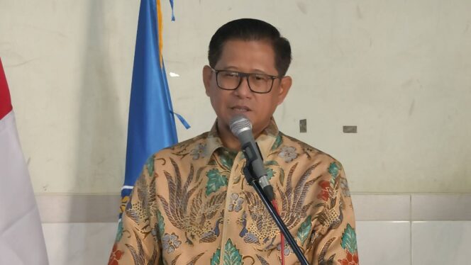 
					Anggota DPR RI Komisi V, Sudjatmiko.