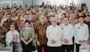 Edi Permadi Luncurkan Buku Perjalanan Hidup, Dari Penjual Kacang hingga Direktur di Usia 29 Tahun. (Foto: Istimewa)