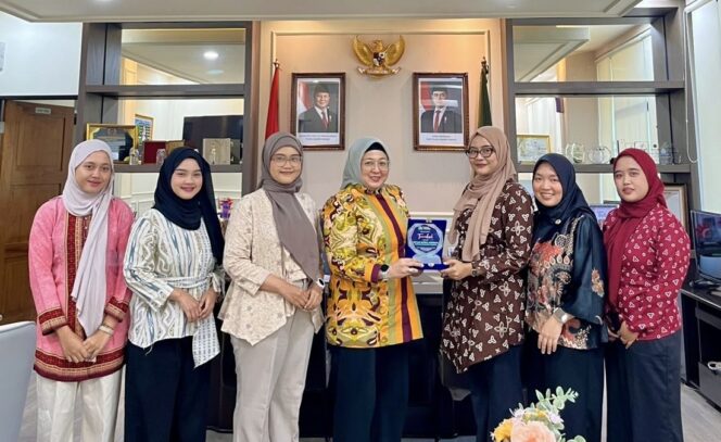 
					Wabup Tangerang Intan Nurul Hikmah berdialog dengan pengurus Bhavani Indonesia terkait peluang kolaborasi program pemberdayaan perempuan dan perlindungan anak di Kabupaten Tangerang.(istimewa)