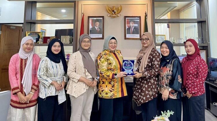 Wabup Tangerang Intan Nurul Hikmah berdialog dengan pengurus Bhavani Indonesia terkait peluang kolaborasi program pemberdayaan perempuan dan perlindungan anak di Kabupaten Tangerang.(istimewa)