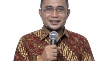 Langkah Kortas Tipikor Bareskrim Polri mengusut dugaan korupsi yang berkaitan dengan Kejaksaan Agung mendapat apresiasi. Aktivis Sandri Rumanama menilai Polri profesional dan mendorong peningkatan status Kortas Tipikor menjadi badan.