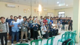 FKLPID Jabar bersama BLK Kabupaten Indramayu berfoto bersama usai acara.