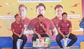 Jakmania memadati Rumah Indofood di Jakarta Fair 2026 untuk bertemu Witan Sulaeman, Rayhan Hannan, dan Fabio Azka Irawan dalam acara Meet & Greet menyambut musim baru Persija.(istimewa)