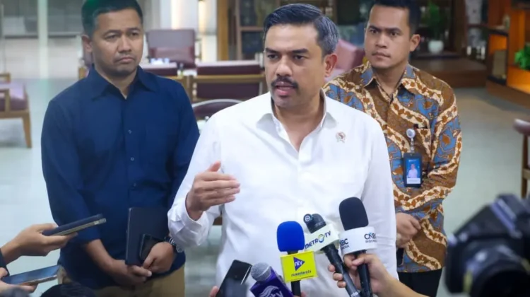 Pemerintah mengubah status pengemudi ojol menjadi pengusaha mikro mulai 1 Juli 2026. Simak alasan di balik kebijakan ini, manfaat yang diterima pengemudi, serta dampaknya bagi ekosistem transportasi online.