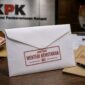 KPK mengungkap kronologi amplop Bupati Kuansing yang dibawa ke Menhut Raja Juli. Uang diduga berasal dari SHU KUD dan telah dikembalikan 17 hari sebelum OTT KPK.