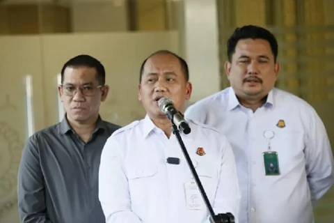 Mengapa status Febrie Adriansyah berubah dari tersangka menjadi saksi di Sprindik Kejagung? Kapuspenkum Kejagung Anang Supriatna memberikan penjelasan resminya.