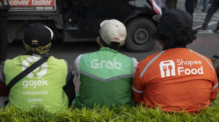 Pemerintah segera merampungkan revisi Perpres Nomor 27 Tahun 2026 yang menetapkan pengemudi ojol sebagai pelaku UMKM. Kebijakan ini membuka akses pembiayaan, insentif pajak, pelatihan, dan perlindungan usaha.(istimewa)