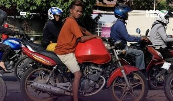 Pertamina Patra Niaga menegaskan tidak ada larangan nasional bagi Suzuki Thunder mengisi BBM di SPBU. Pembatasan yang muncul di sejumlah SPBU disebut hanya kebijakan lokal untuk mencegah penyalahgunaan BBM subsidi.
