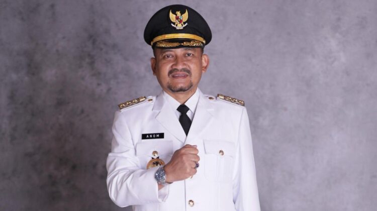 KPK menggelar OTT dan mengamankan Bupati Pemalang Anom Widiyantoro di Jakarta bersama 20 orang lainnya. Penyidik kini memiliki waktu 1x24 jam untuk menentukan status hukum para pihak yang diamankan.