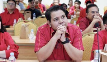 Wasekjend Depinas SOKSI Rouli Rajagukguk mengkritik pernyataan Deddy Sitorus terhadap Menteri ESDM Bahlil Lahadalia. Ia menilai serangan tersebut mencerminkan kemunduran etika politik dan mendesak PDIP berbenah.(istimewa)