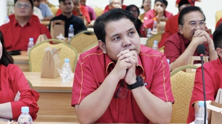 Wasekjend Depinas SOKSI Rouli Rajagukguk mengkritik pernyataan Deddy Sitorus terhadap Menteri ESDM Bahlil Lahadalia. Ia menilai serangan tersebut mencerminkan kemunduran etika politik dan mendesak PDIP berbenah.(istimewa)