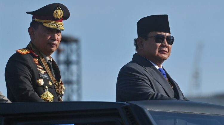Mensesneg Prasetyo Hadi menegaskan hingga kini belum ada Surpres pergantian Kapolri Jenderal Listyo Sigit Prabowo. Istana juga memastikan isu reshuffle kabinet masih sebatas spekulasi.