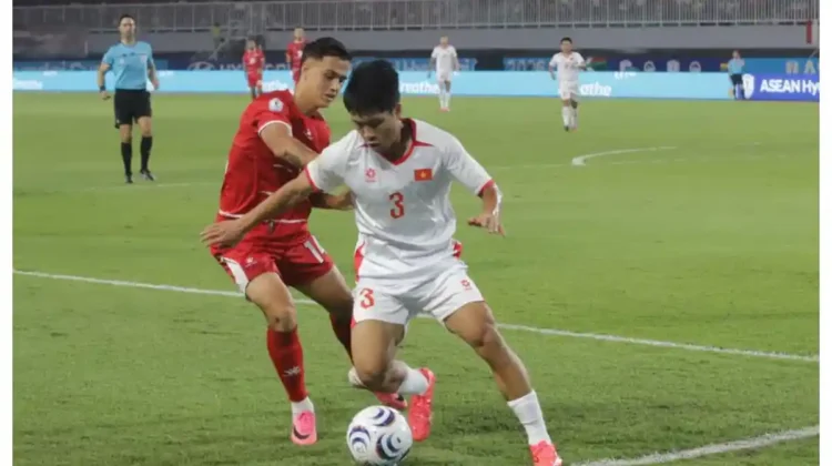 Indonesia gagal melaju ke semifinal Piala AFF 2026 setelah ditahan imbang Singapura 1-1. Sempat unggul lewat Ragnar Oratmangoen, Garuda harus mengakhiri perjalanan di fase grup.