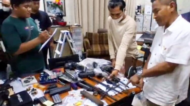 Kuasa hukum YHI-PP Hermawanto mengungkap awal penemuan senjata dan barang lain di ruangan mantan ketua yayasan. Persoalan kunci dan dokumen ikut disorot.(istimewa)