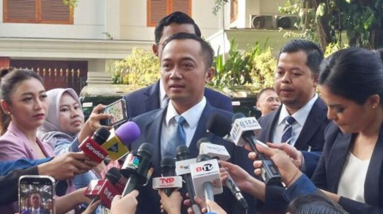     Istana mengirim tiga Surpres ke DPR. Isinya mencakup sejumlah posisi strategis di BI, OJK dan calon duta besar RI. Intip selengkapnya.