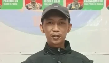 Viral cekcok aparatur Kecamatan Rancabungur dan tukang cukur soal bendera Merah Putih. Bakesbangpol Bogor beri penjelasan, Abuy akhirnya minta maaf.