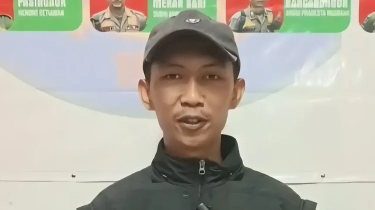 Viral cekcok aparatur Kecamatan Rancabungur dan tukang cukur soal bendera Merah Putih. Bakesbangpol Bogor beri penjelasan, Abuy akhirnya minta maaf.