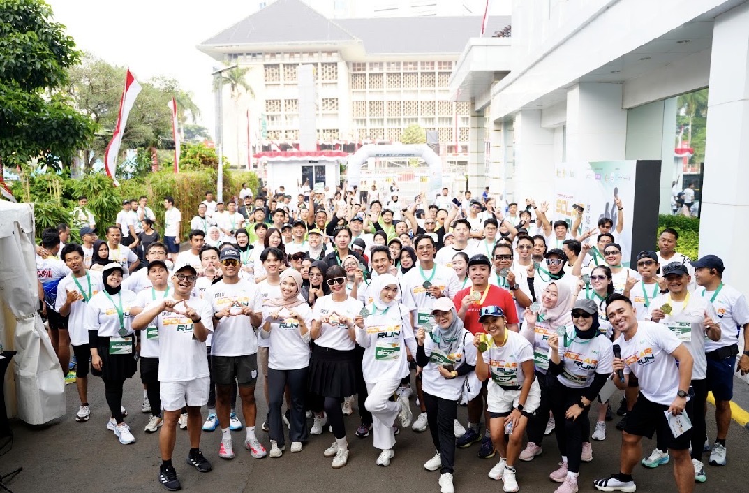 AESI Solar Run 2026 diikuti 500 peserta di CFD Jakarta. Bersama ESDM, DEN dan PLN, AESI dorong energi surya, PLTS atap, dan kemandirian energi Indonesia.(istimewa)