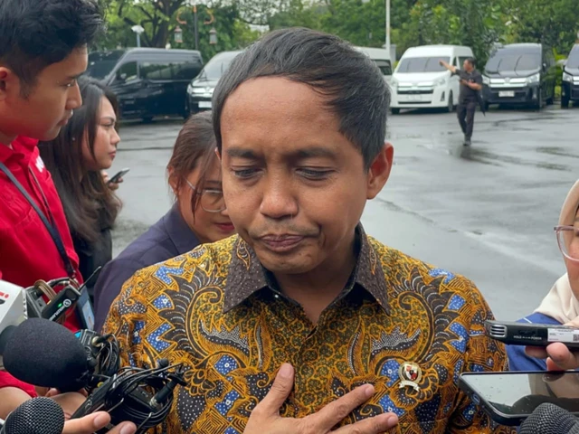 KPK masih memburu aliran uang pengurusan HPT Kuansing. Selisih 2.000 dolar Singapura dan peran Juprizal turut didalami penyidik.(istimewa)
