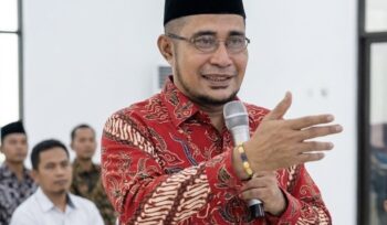 Sandri Rumanama menilai isu Surpres pergantian Kapolri Jenderal Listyo Sigit Prabowo tidak berdasar dan mengingatkan kewenangan ada di tangan Presiden.