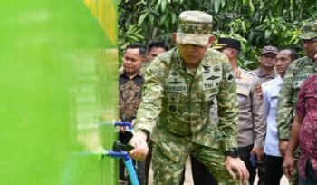 Pangdam IV/Diponegoro Tinjau Jembatan Gantung Merah Putih dan Resmikan Sumur Bor di Pati