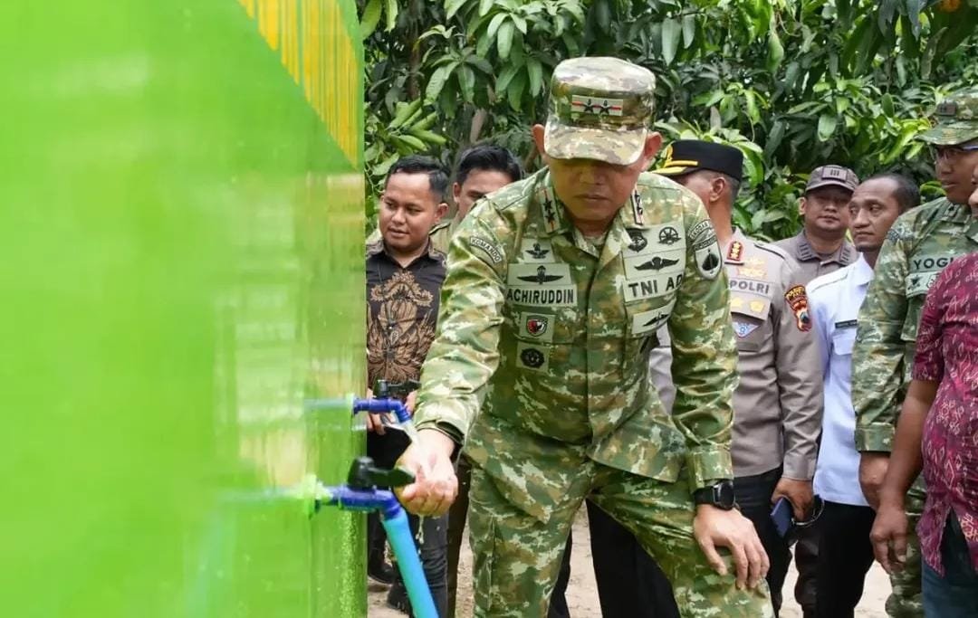 Pangdam IV/Diponegoro Tinjau Jembatan Gantung Merah Putih dan Resmikan Sumur Bor di Pati. (Foto: Kodam IV/Diponegoro)