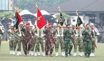 Pusdiklatpassus Kopassus Terima Tanda Kehormatan Samkaryanugraha dari Negara