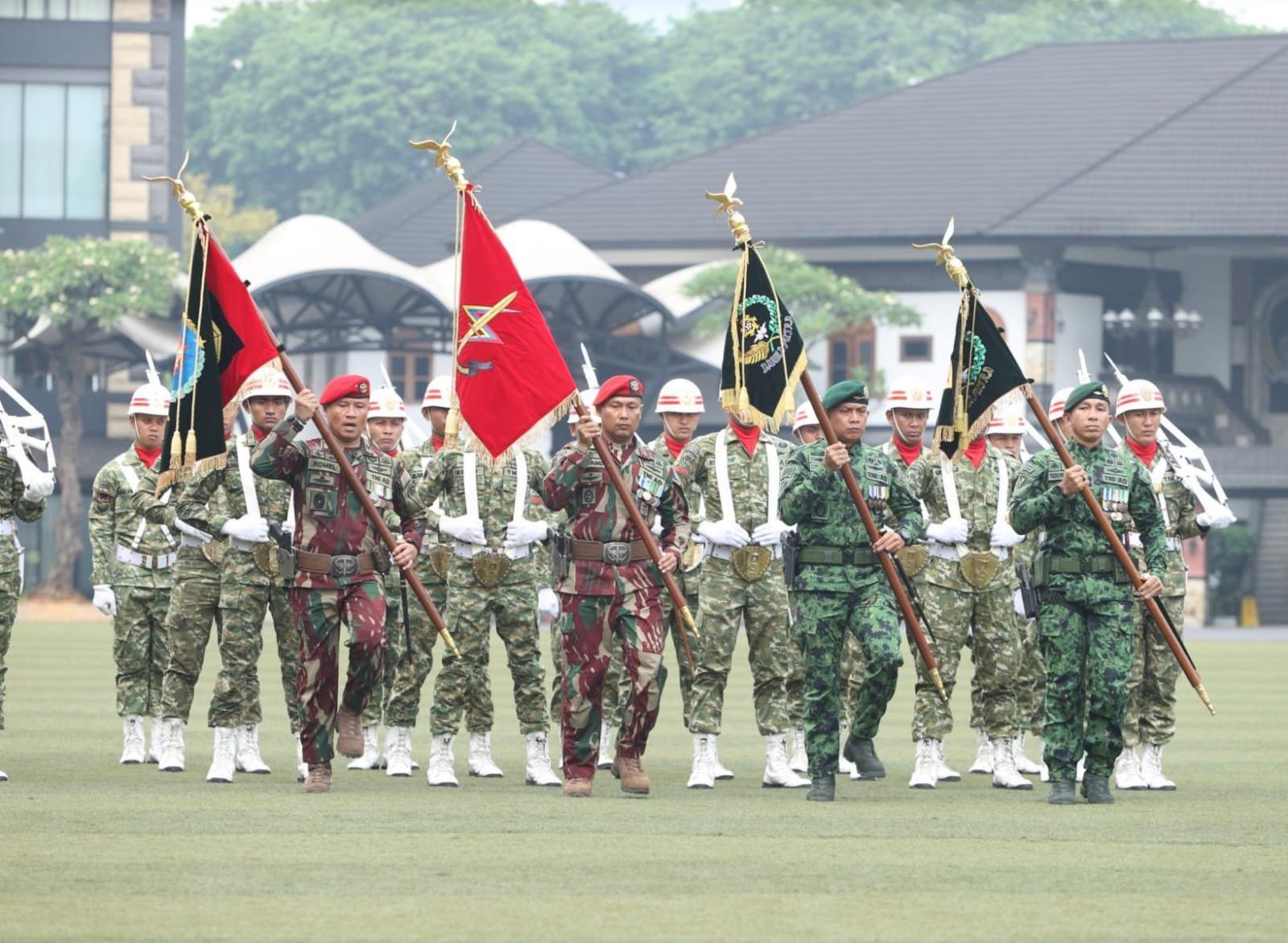 Pusdiklatpassus Kopassus Terima Tanda Kehormatan Samkaryanugraha dari Negara