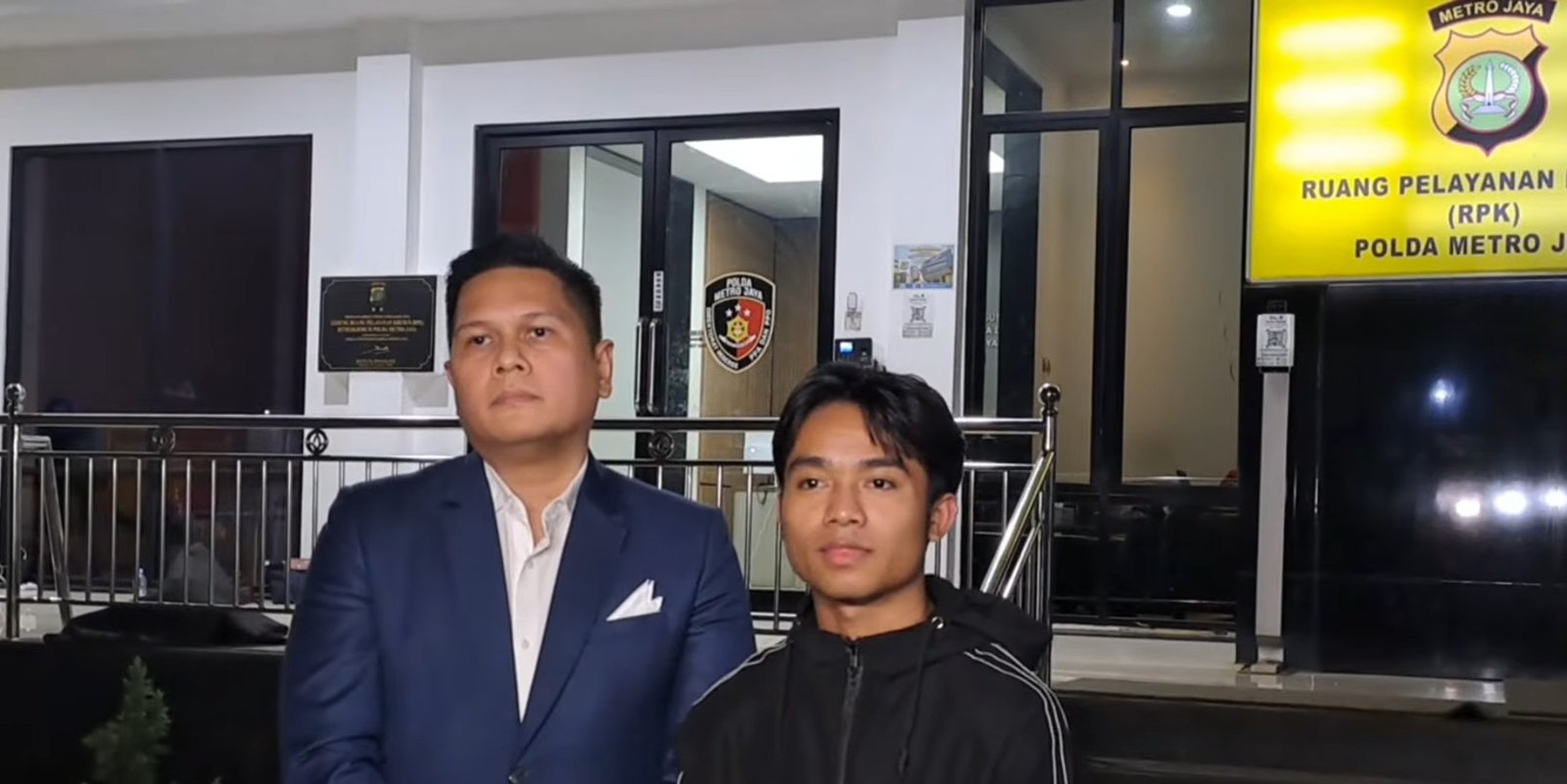 Didampingi Kuasa Hukum Betrand Peto Dicecar 55 Pertanyaan Penyidik