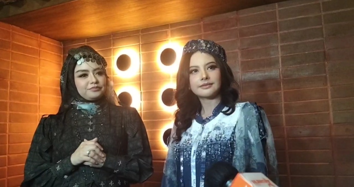 Duo T2 Usai Isi Acara di Veranda Hotel Pakubuwono, Jakarta Selatan (Foto. Juni)